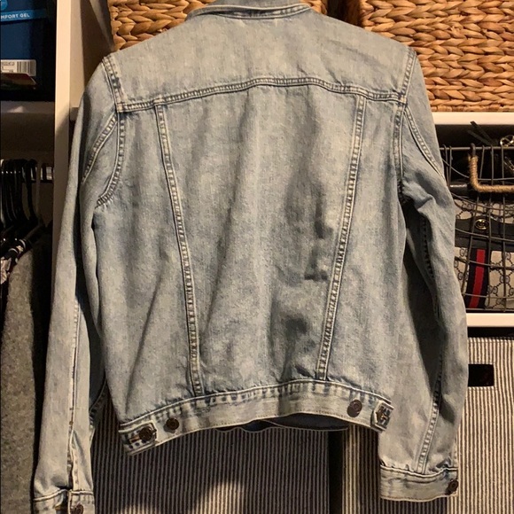 COPY - Gap jean jacket - Picture 3 of 3